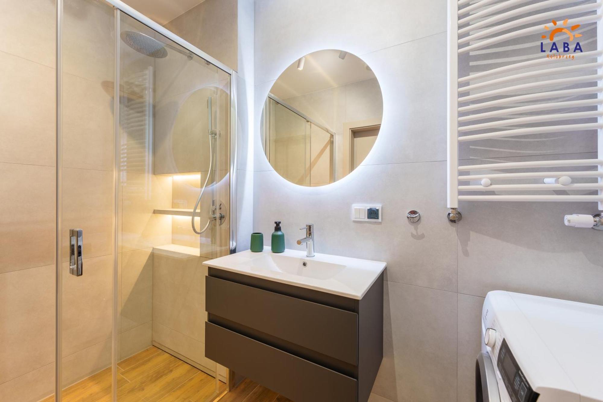 Laba Kollataja Z Parkingiem Apartament